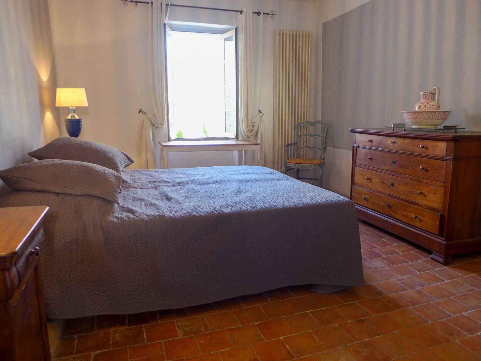 Partie de mas ancien restauré, 188 m2 copropriété en campagne Tulette  