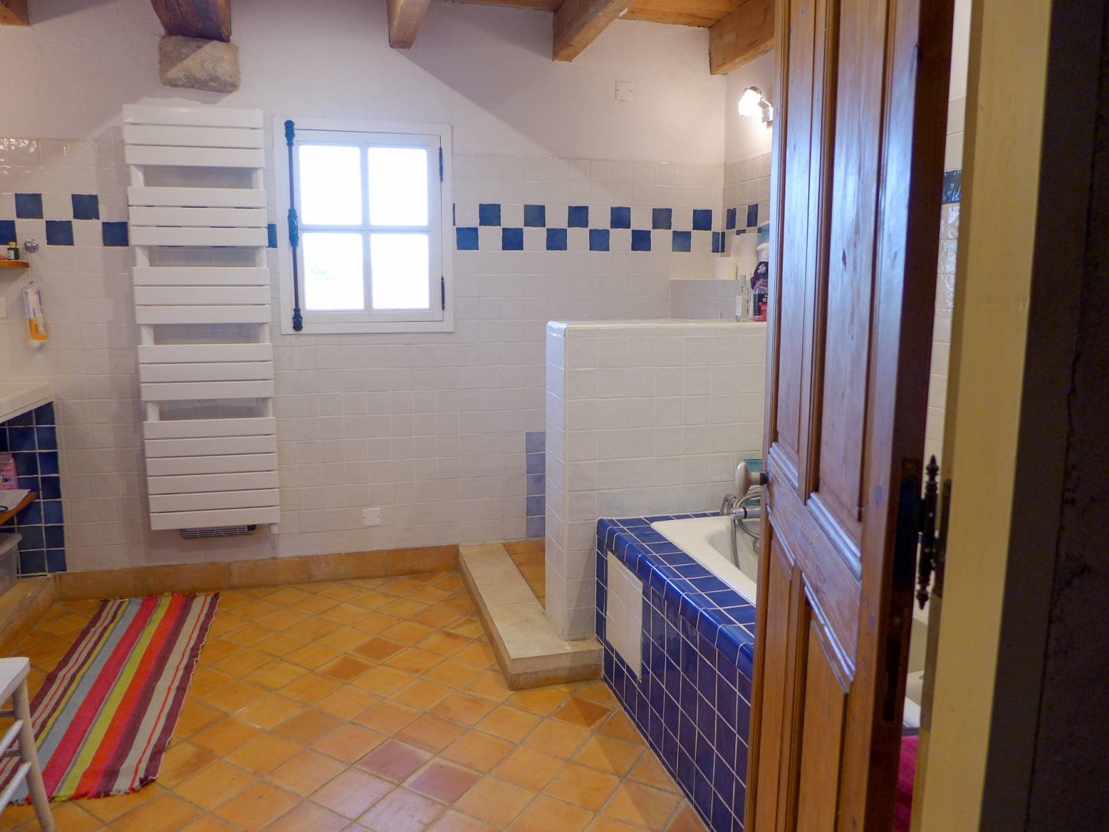 Partie de mas ancien restauré, 188 m2 copropriété en campagne Tulette  