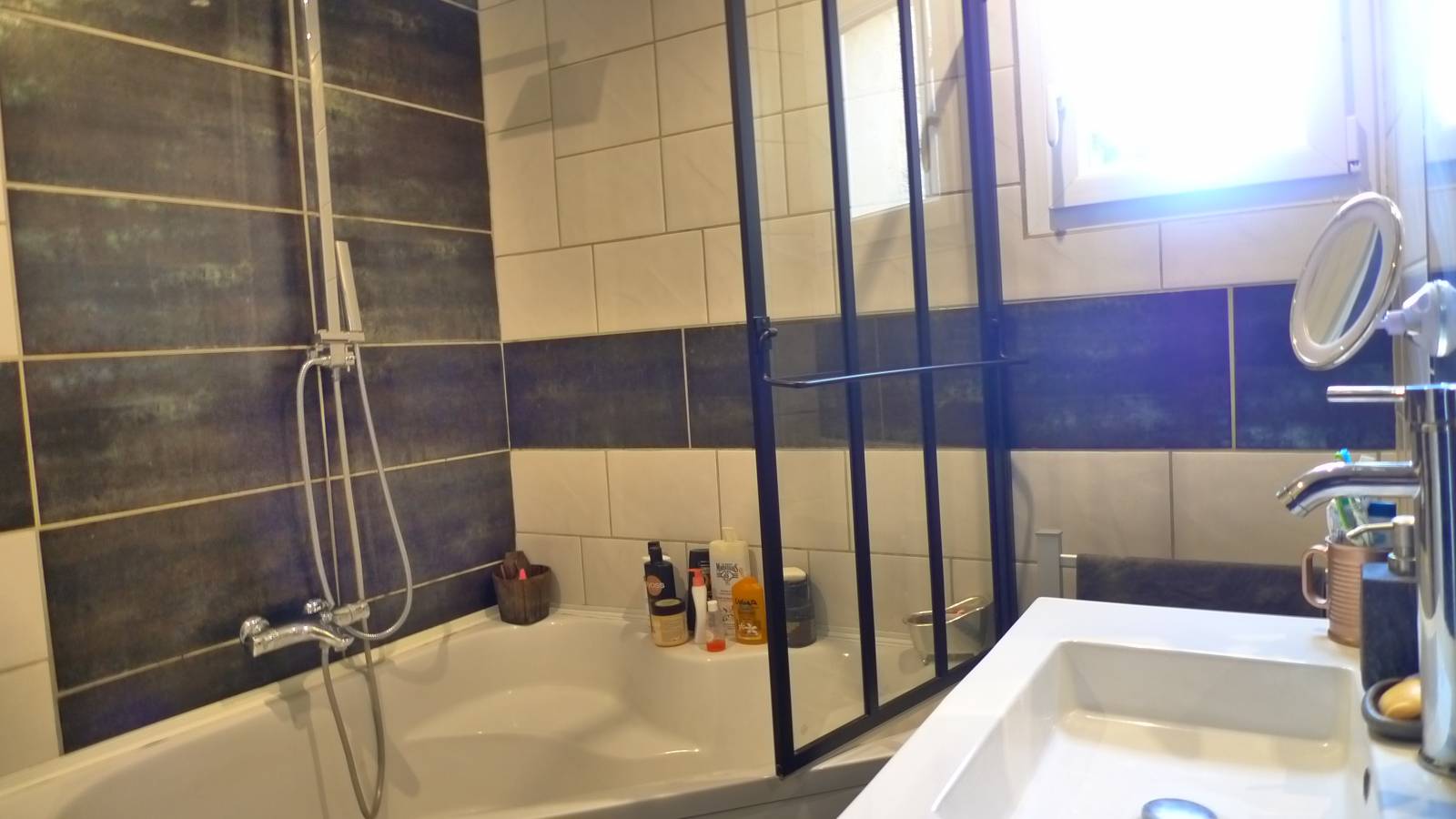 A vendre,  villa de plain pied dans bel environnement secteur Montségur sur Lauzon  