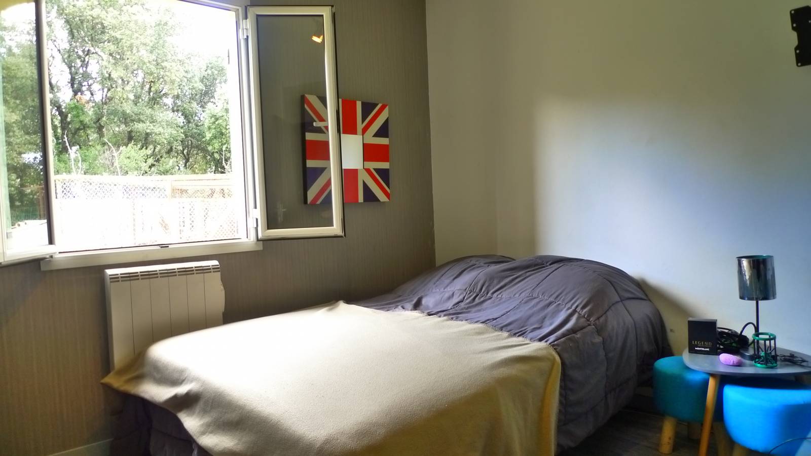 A vendre,  villa de plain pied dans bel environnement secteur Montségur sur Lauzon  