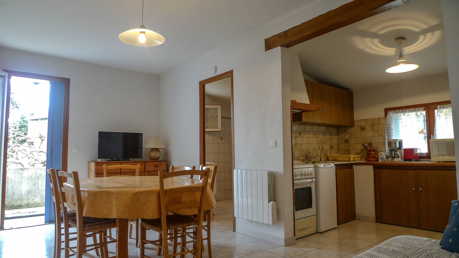 Jolie ferme en L sur 1ha de terrain Haut Vaucluse 1 gîte independant 