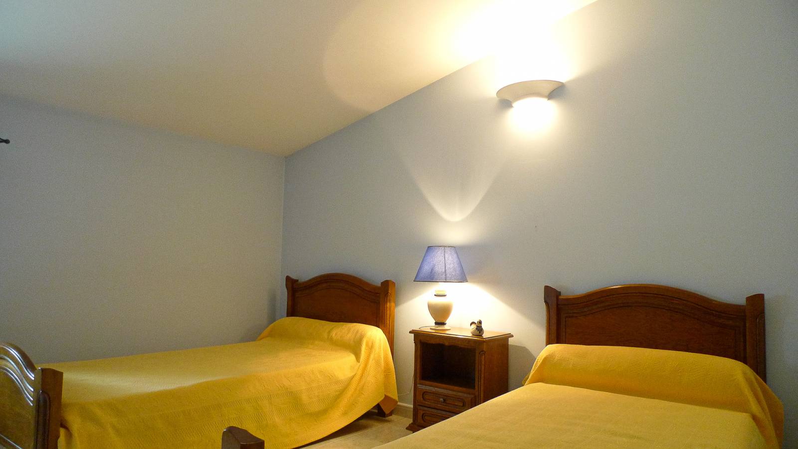 Jolie ferme en L sur 1ha de terrain Haut Vaucluse 1 gîte independant 