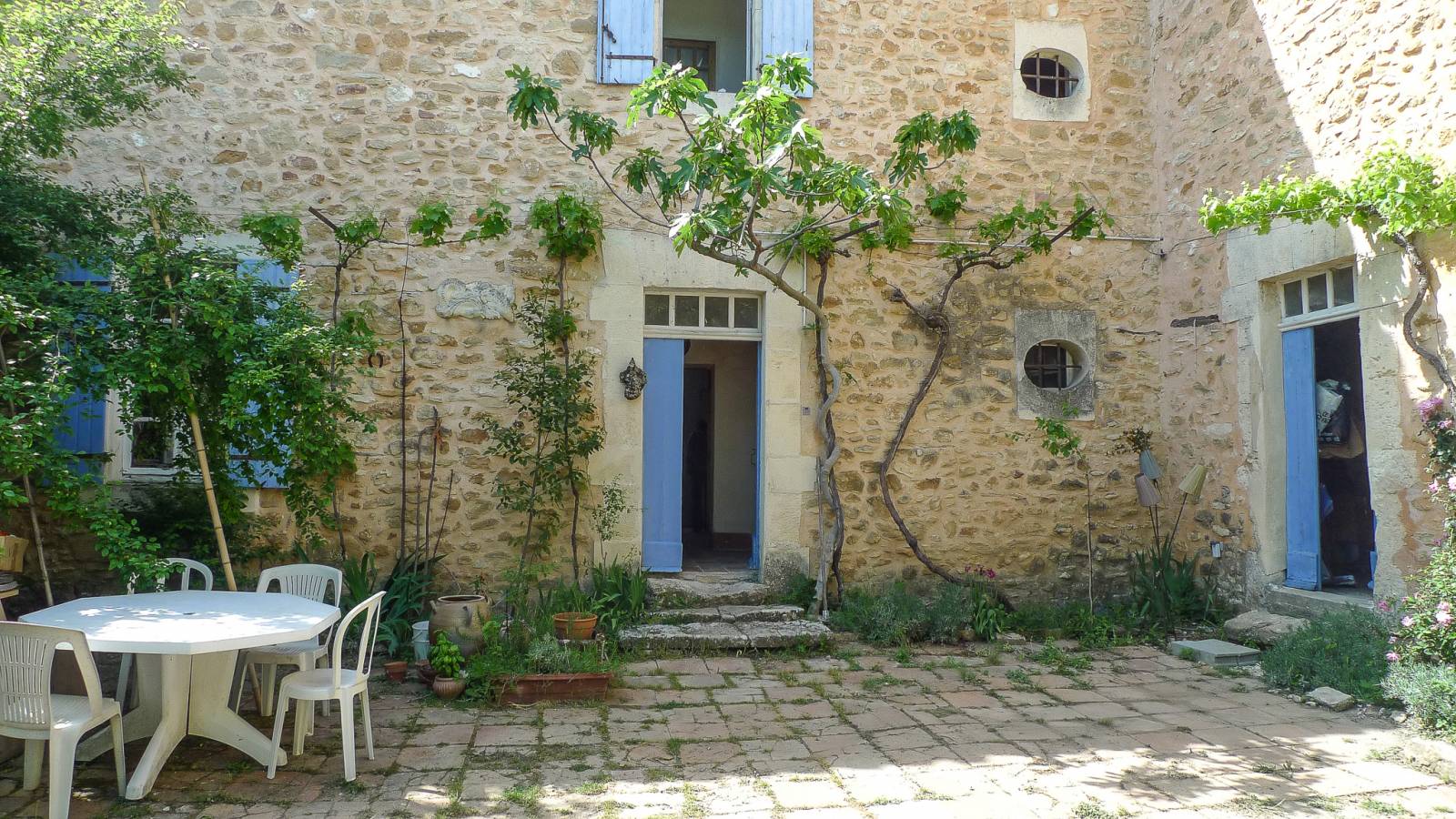 Réf 4154- Haut Vaucluse, à vendre une propriété au charme d'antan   