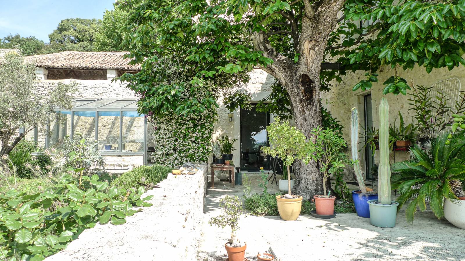 Un joli mas de village à la rénovation soignée.....SOUS OFFRE   