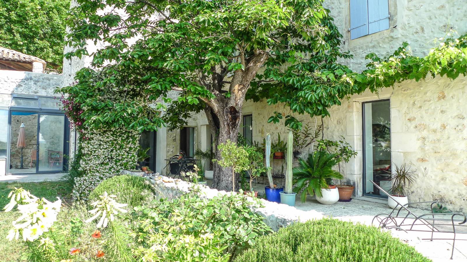 Possibilité de se rendre à pied au village 