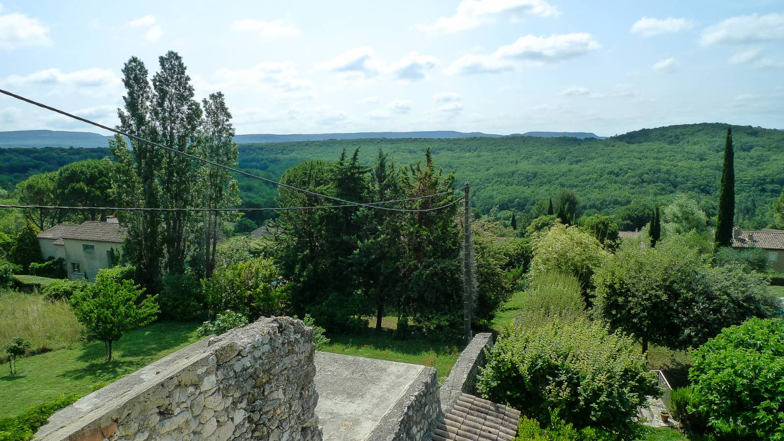 Un joli mas de village à la rénovation soignée.....SOUS OFFRE   