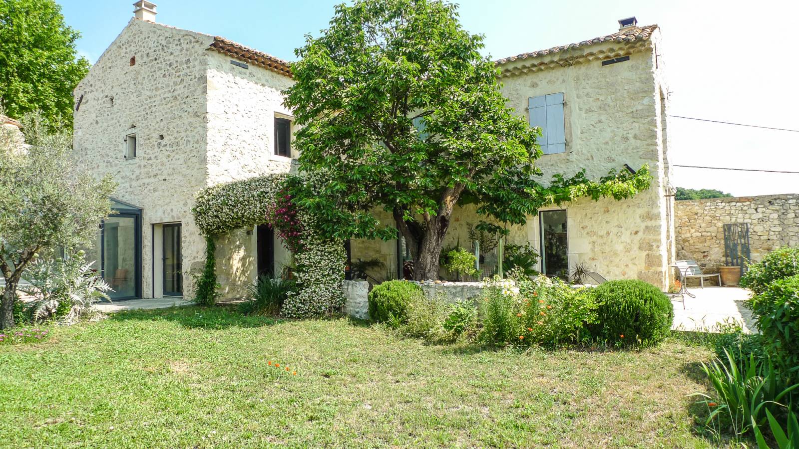 Un joli mas de village à la rénovation soignée.....SOUS OFFRE   