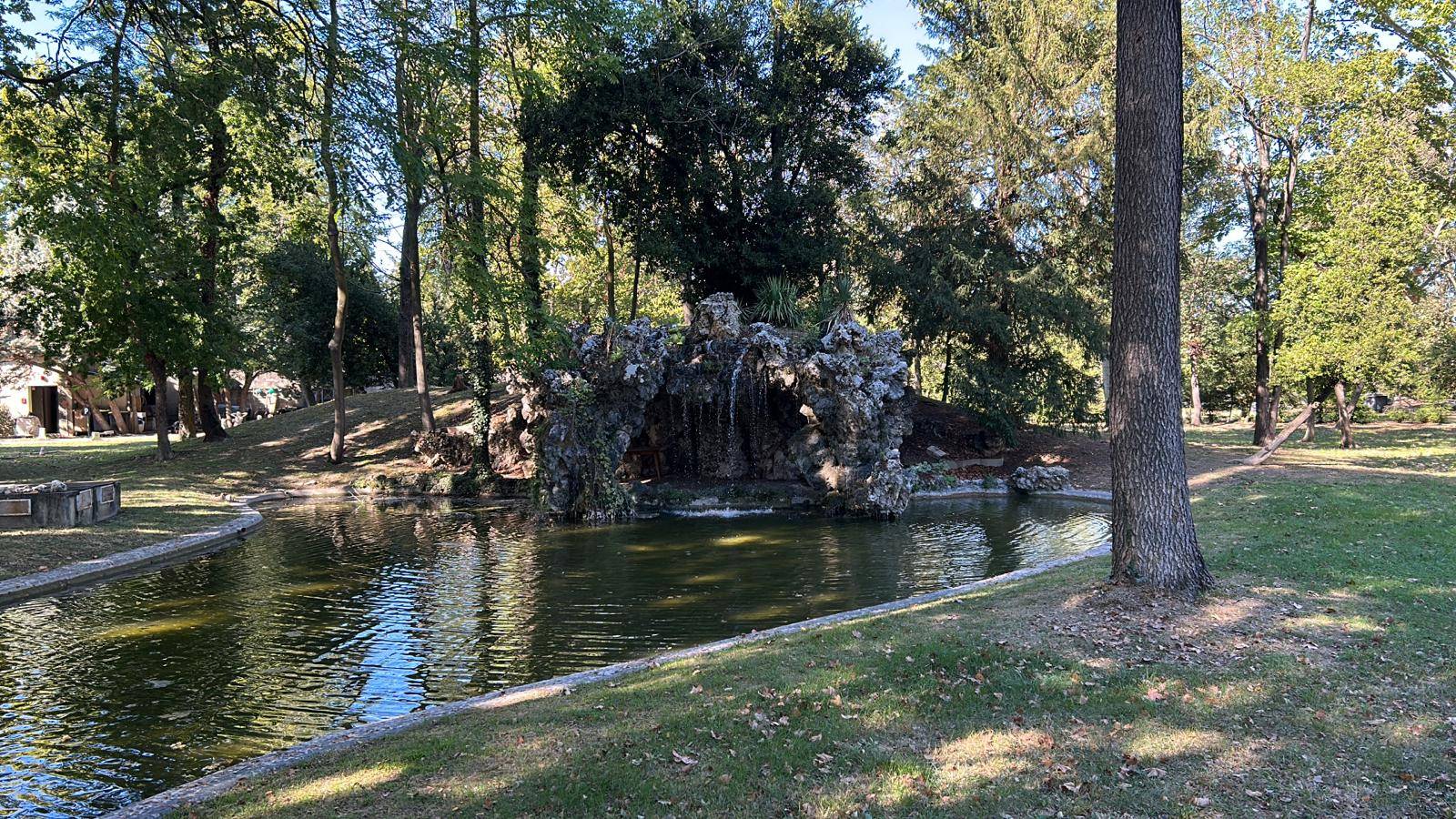 A vendre, un château au coeur de la Drôme Provençale Pierrelatte  Unique