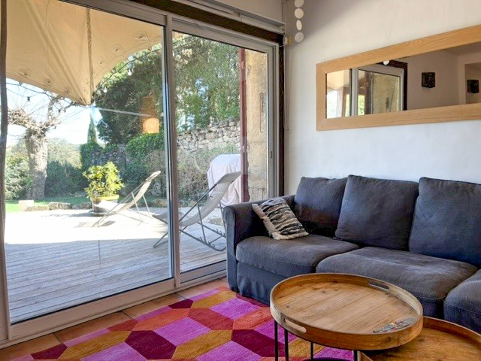 Joli pied à terre en Provence - St Restitut jardin et piscine, belle rénovation 