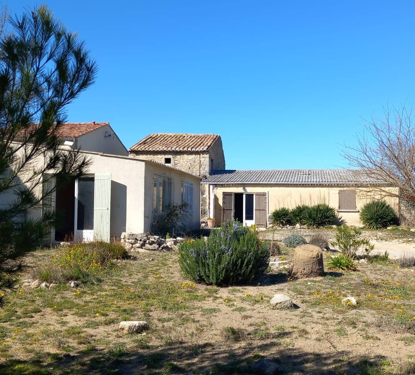 A vendre centre Saint Restitut - projet d'ensemble   