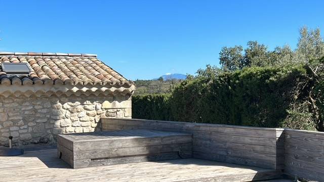 Joli pied à terre en Provence - St Restitut jardin et piscine, belle rénovation 