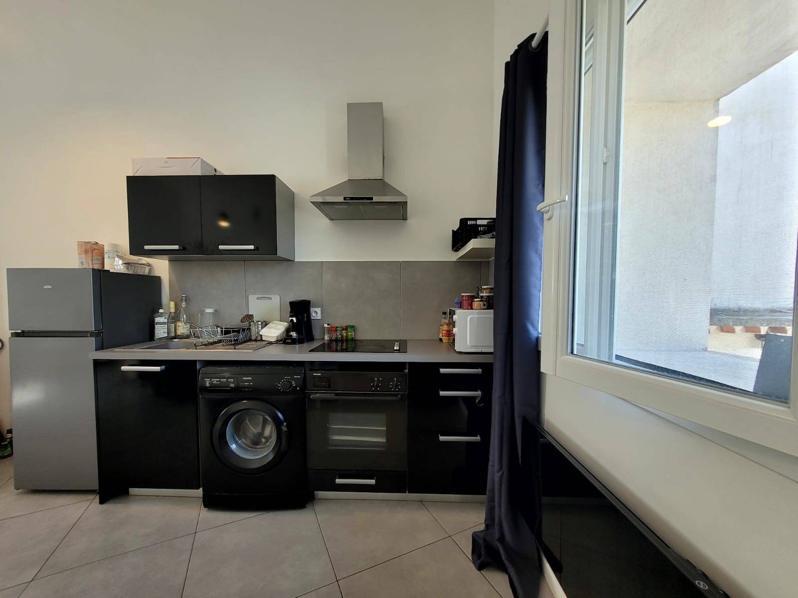 Appartement  avec terrasse à vendre proche centre ville ST PAUL TROIS CHATEAUX 