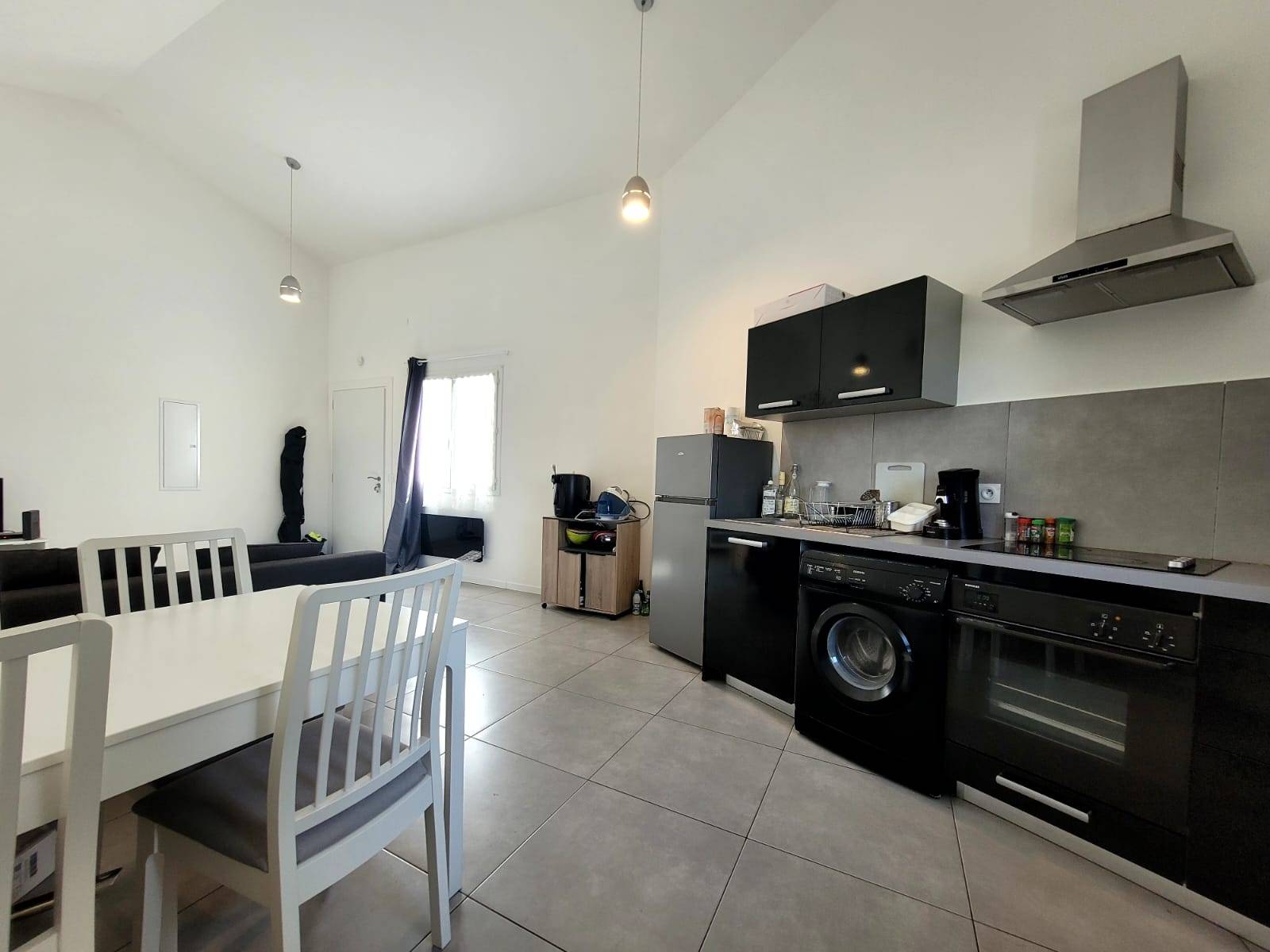 Appartement  avec terrasse à vendre proche centre ville ST PAUL TROIS CHATEAUX 