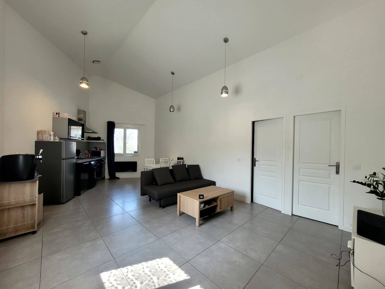 Appartement  avec terrasse à vendre proche centre ville ST PAUL TROIS CHATEAUX 