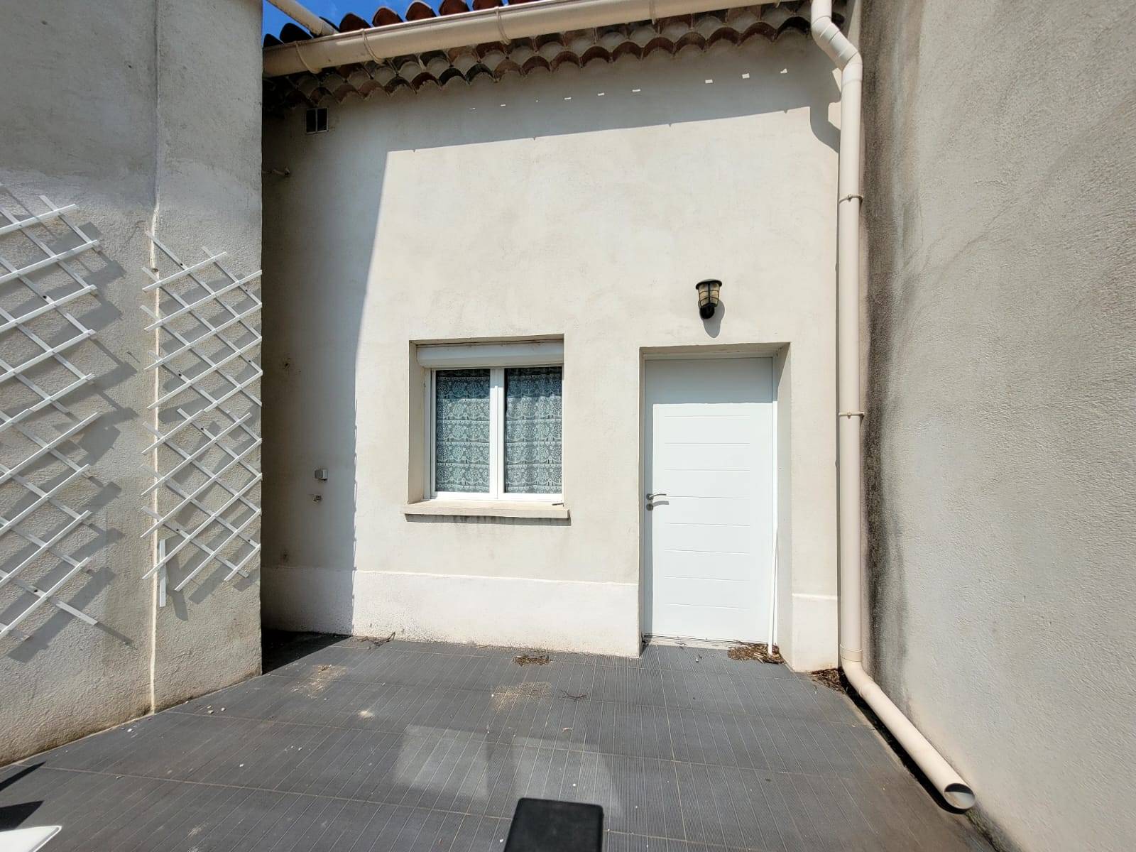 Appartement  avec terrasse à vendre proche centre ville ST PAUL TROIS CHATEAUX 