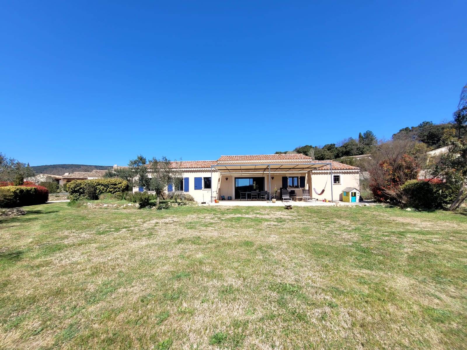 Villa de plain-pied ROUSSAS  