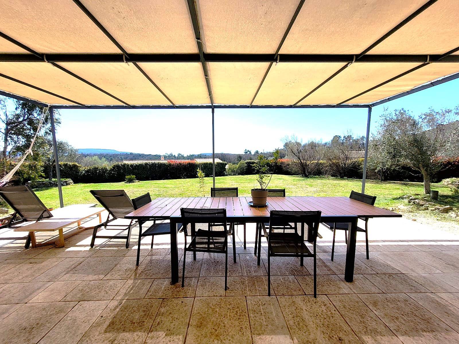 Villa de plain-pied ROUSSAS  