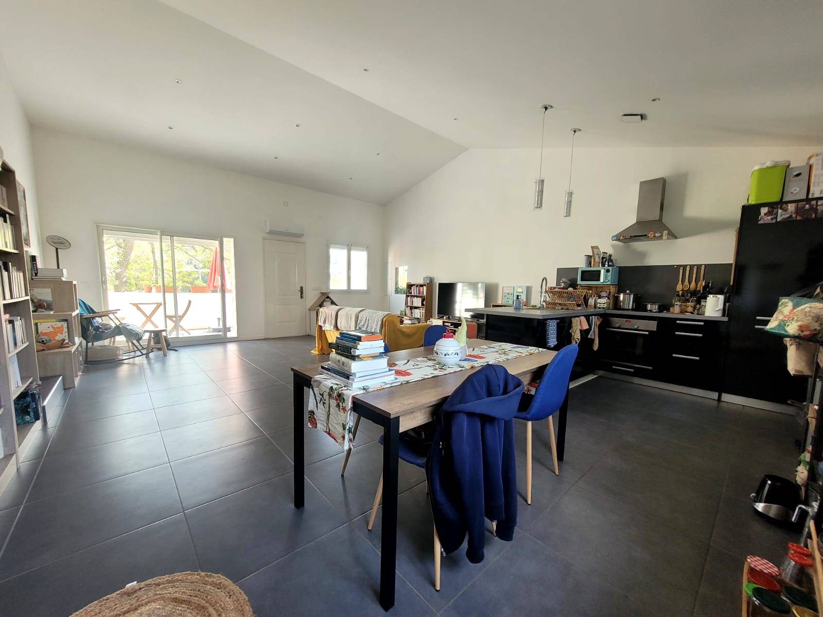 Appartement T3 avec terrasse dans résidence à 2 pas du centre ville Saint-Paul-Trois-Châteaux  