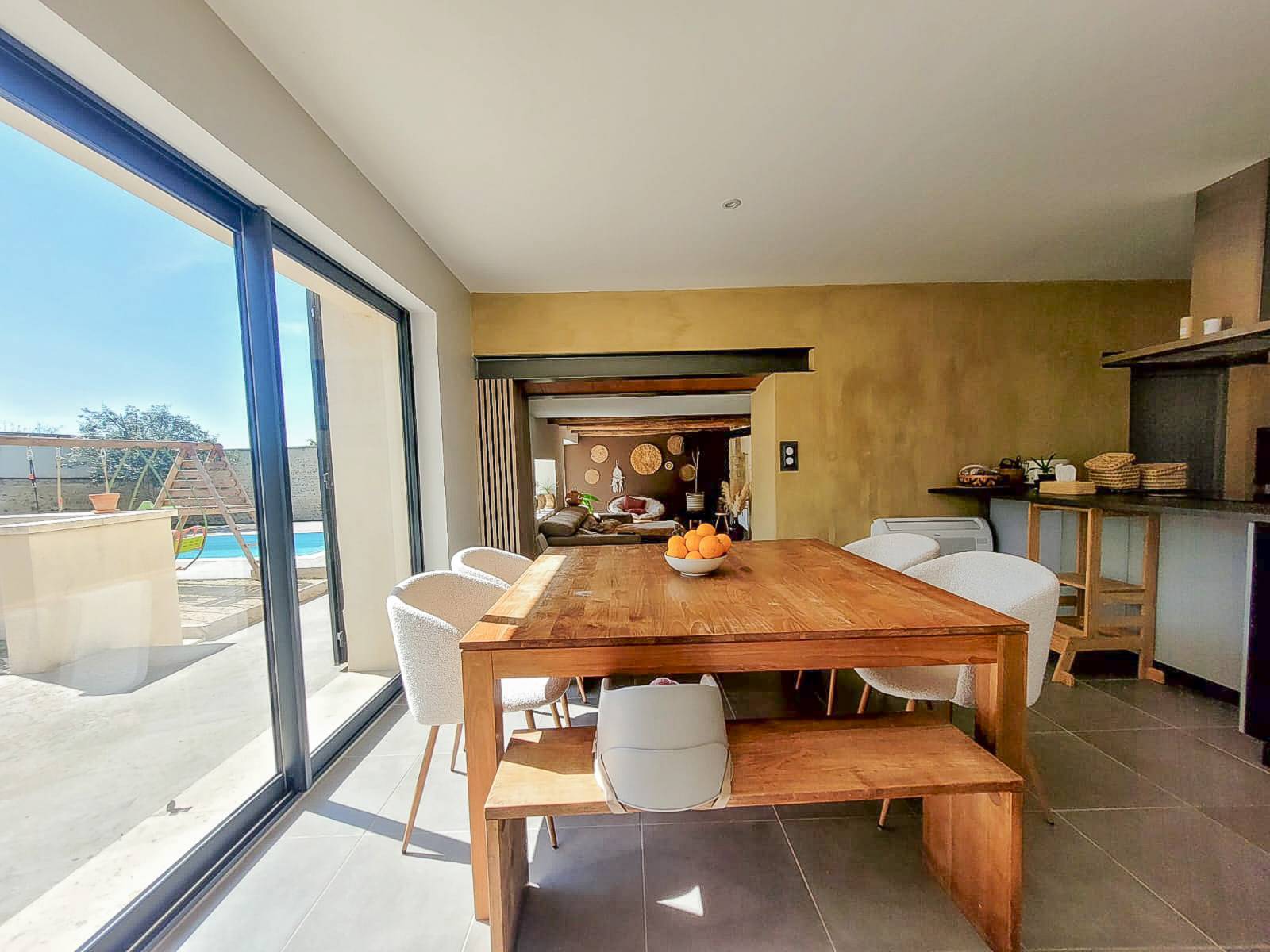 Maison de village avec rénovation soignée - 5 chambres Saint Just d'Ardèche  