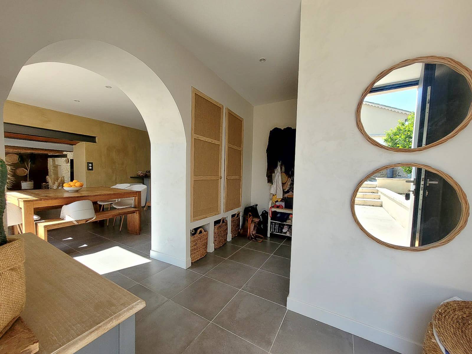 Maison de village avec rénovation soignée - 5 chambres Saint Just d'Ardèche  