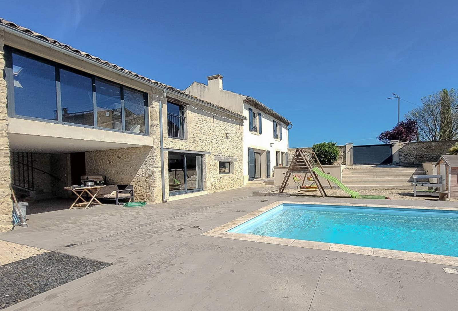 Maison de village avec rénovation soignée - 5 chambres Saint Just d'Ardèche  