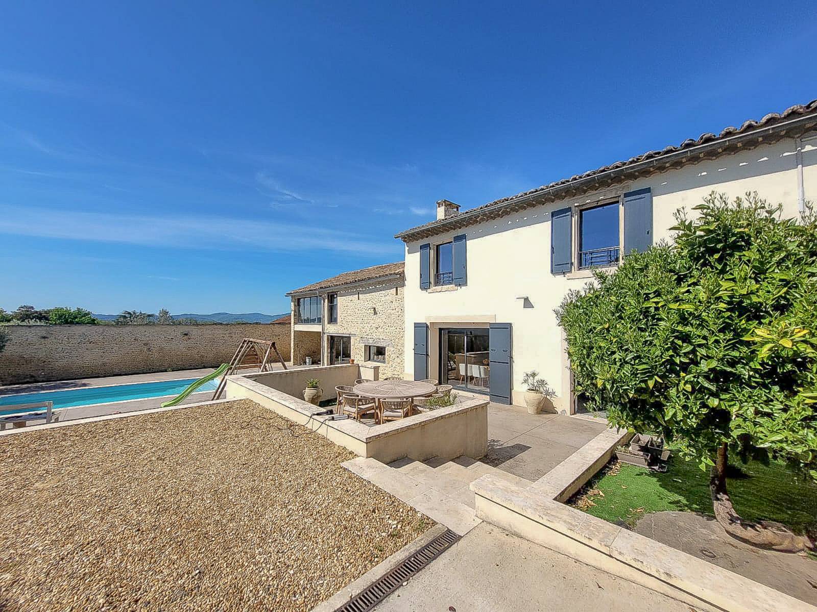 Maison de village avec rénovation soignée - 5 chambres Saint Just d'Ardèche  