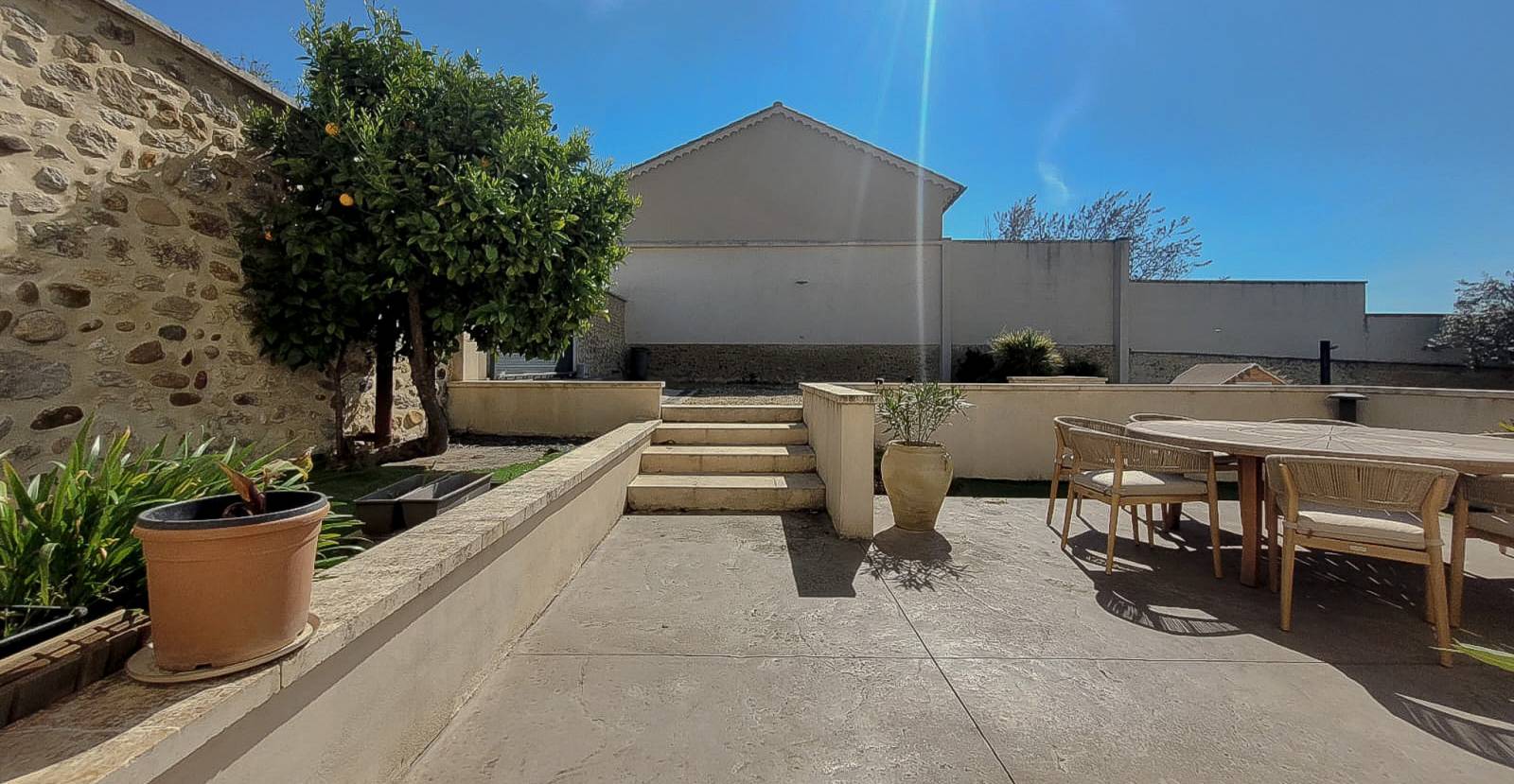 Maison de village avec rénovation soignée - 5 chambres Saint Just d'Ardèche  