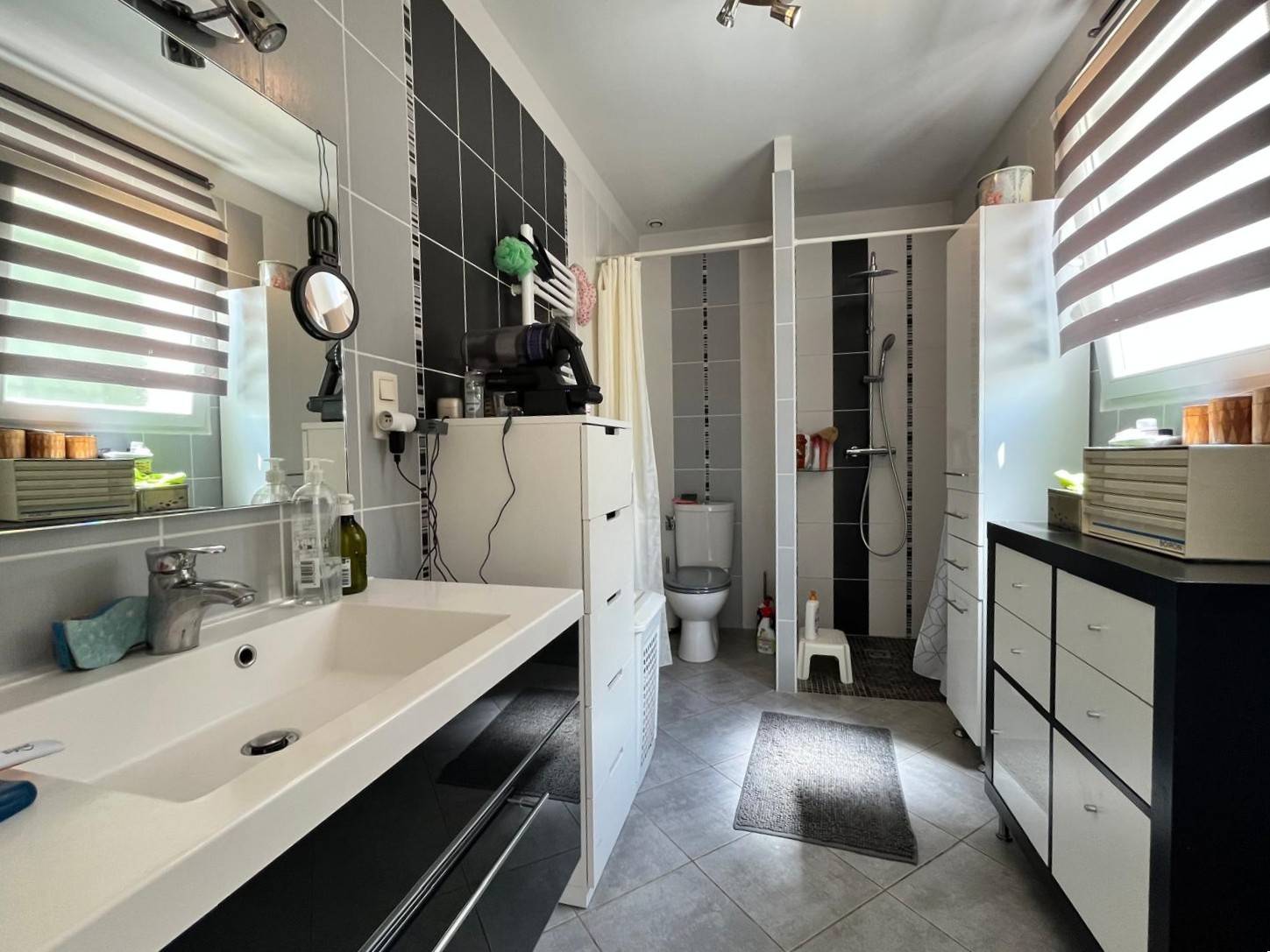 Villa de plain-pied avec rentabilité locative Suze-La-Rousse Quartier résidentiel calme 