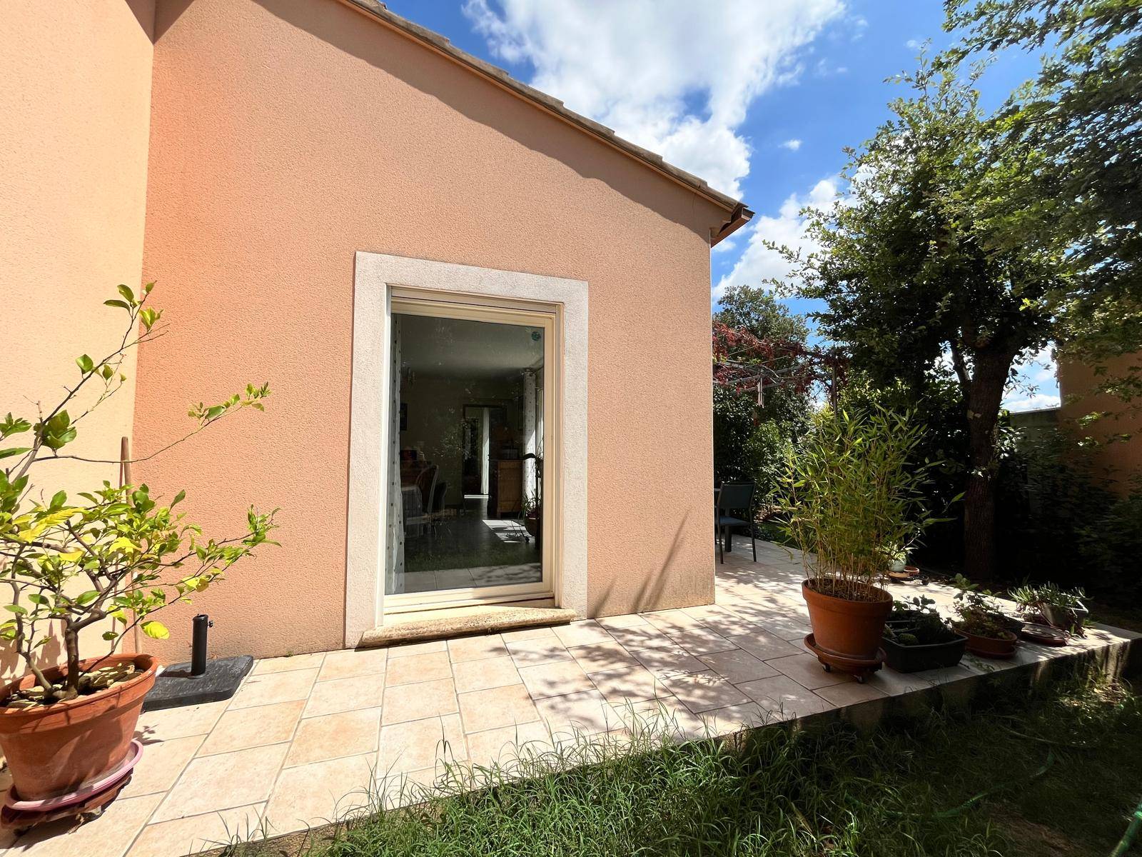 Villa de plain-pied avec rentabilité locative Suze-La-Rousse Quartier résidentiel calme 