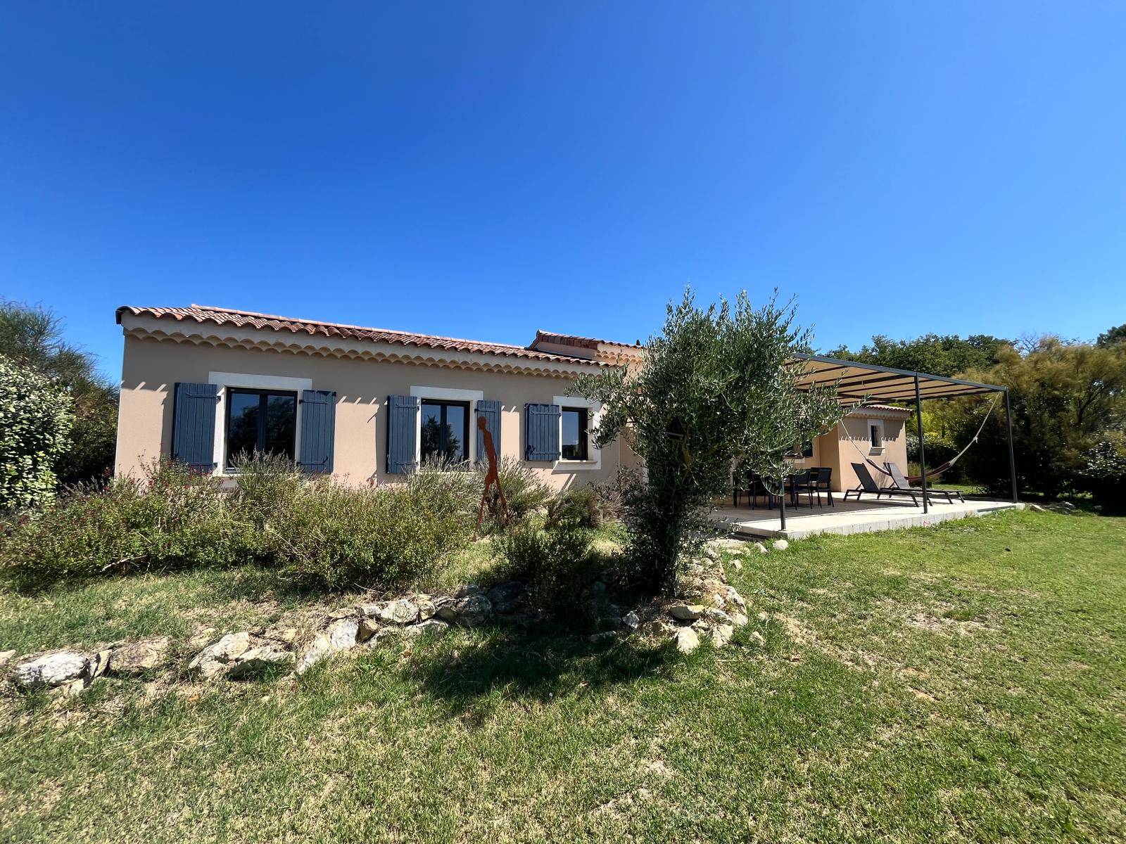 Villa de plain-pied ROUSSAS  