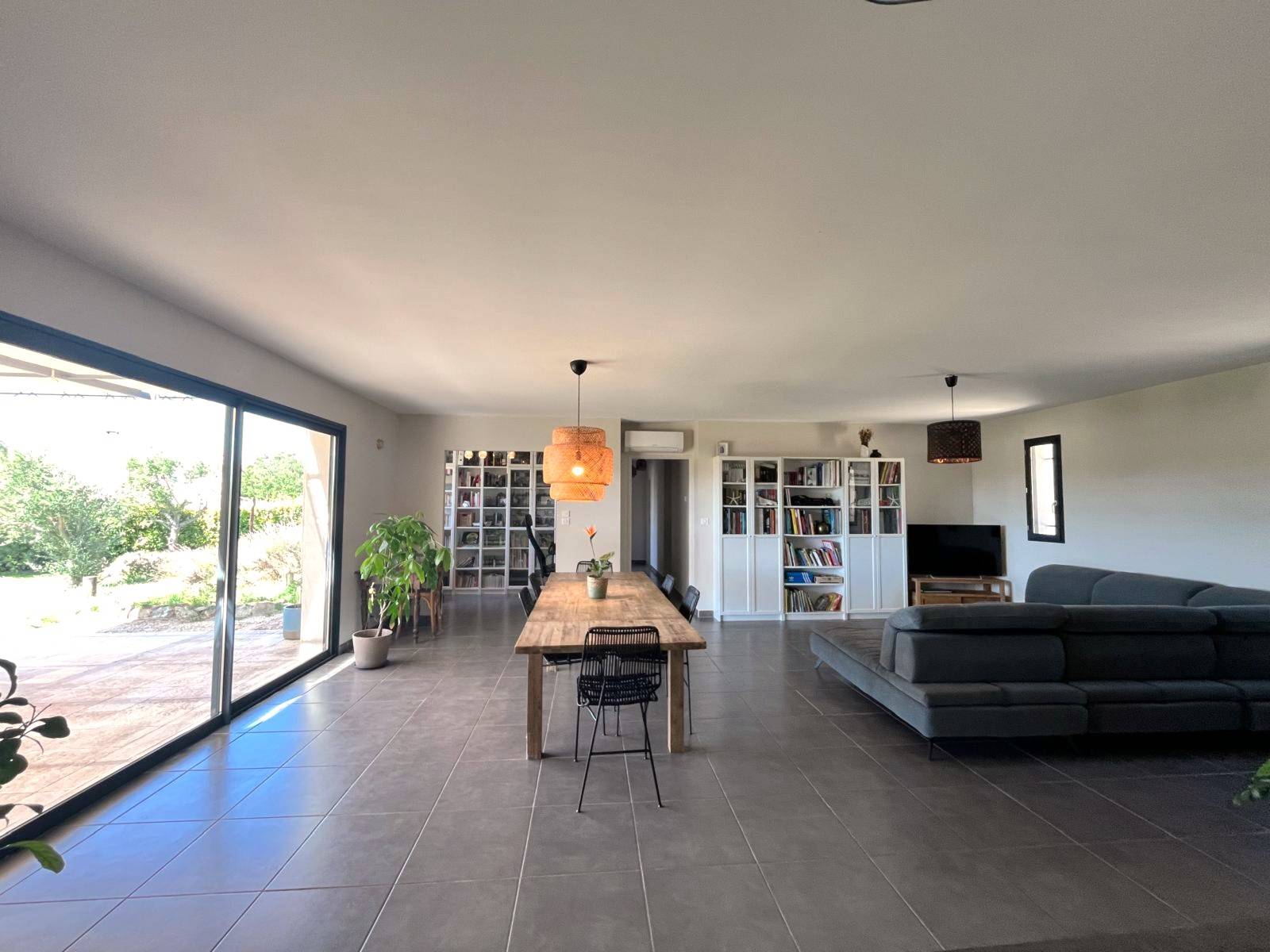 Villa de plain-pied ROUSSAS  