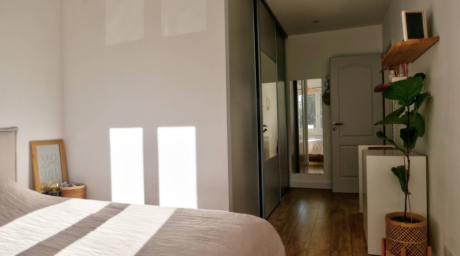 VILLA DE PLAIN PIED ROUSSAS EN DROME PROVENCALE Quartier résidentiel. Piscine