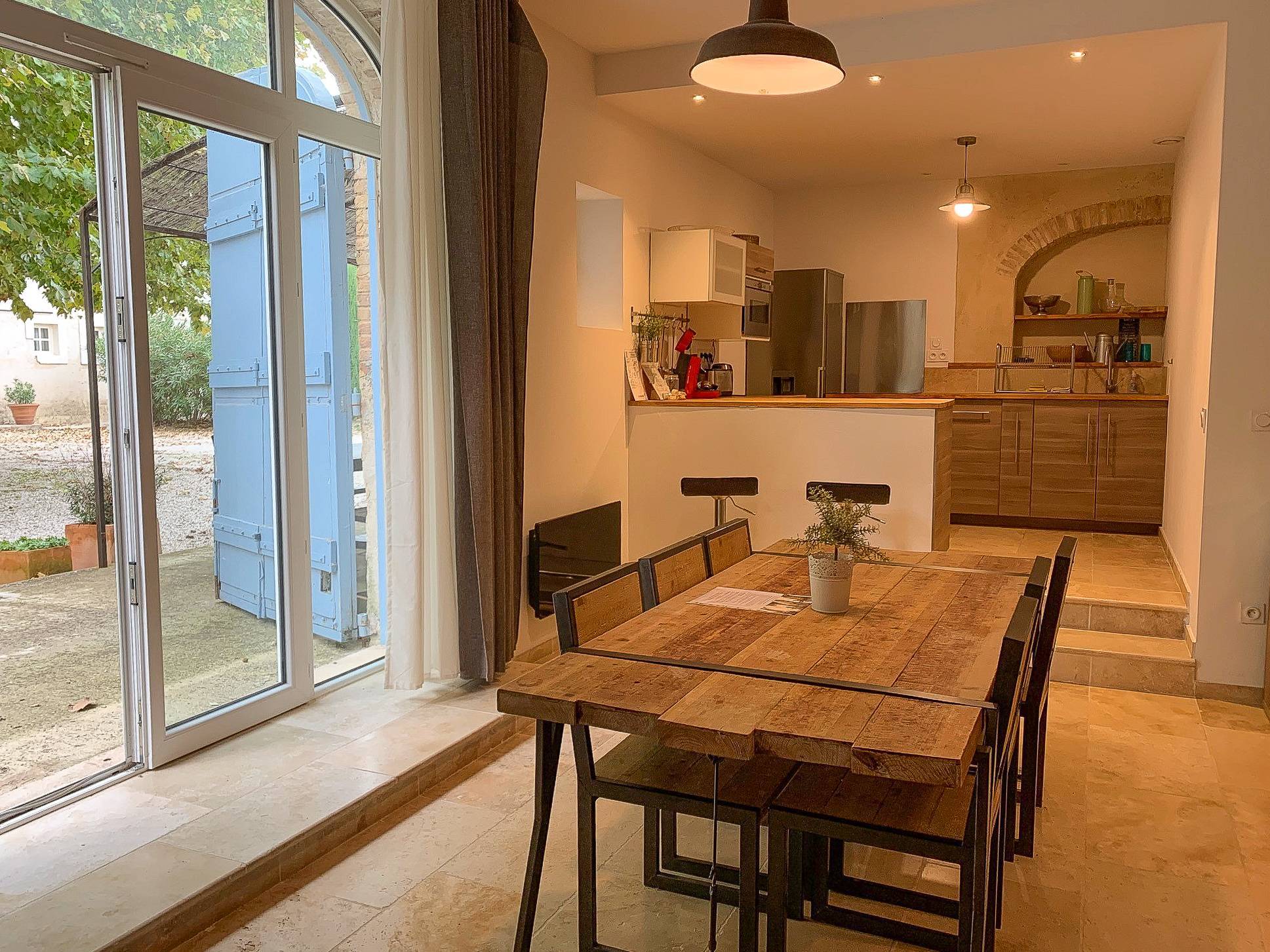  Drôme Provençale, dans copro de caractère avec piscine,  COMPROMIS DE VENTE en cours 