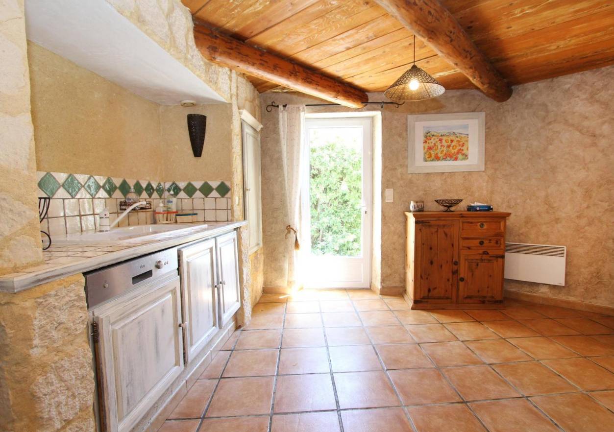  Mazet au coeur de Suze la Rousse, piscine, COMPROMIS SIGNE PAR NOS SOINS