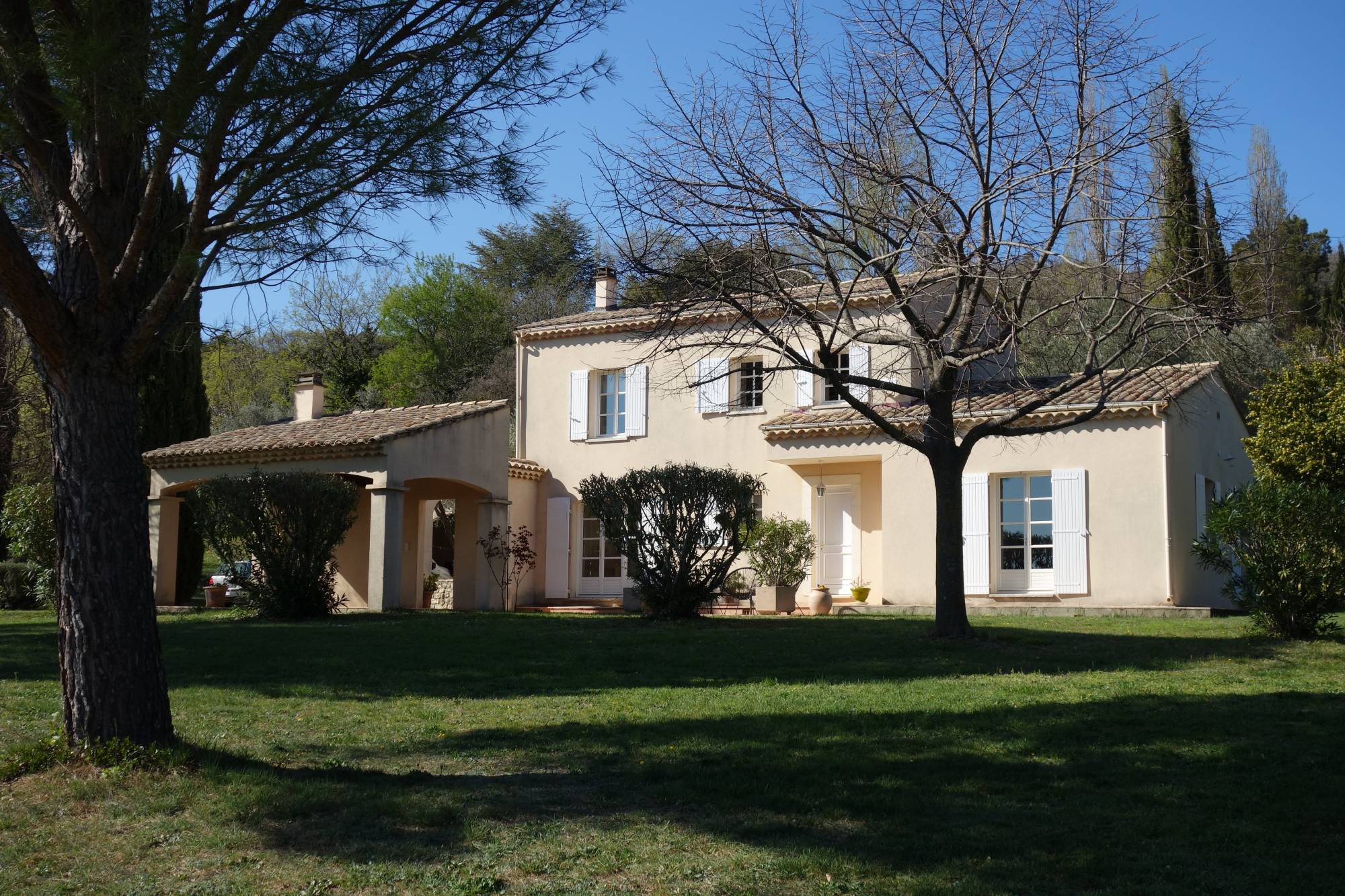 Belle maison de qualité dans secteur privilégié. La Garde Adhémar