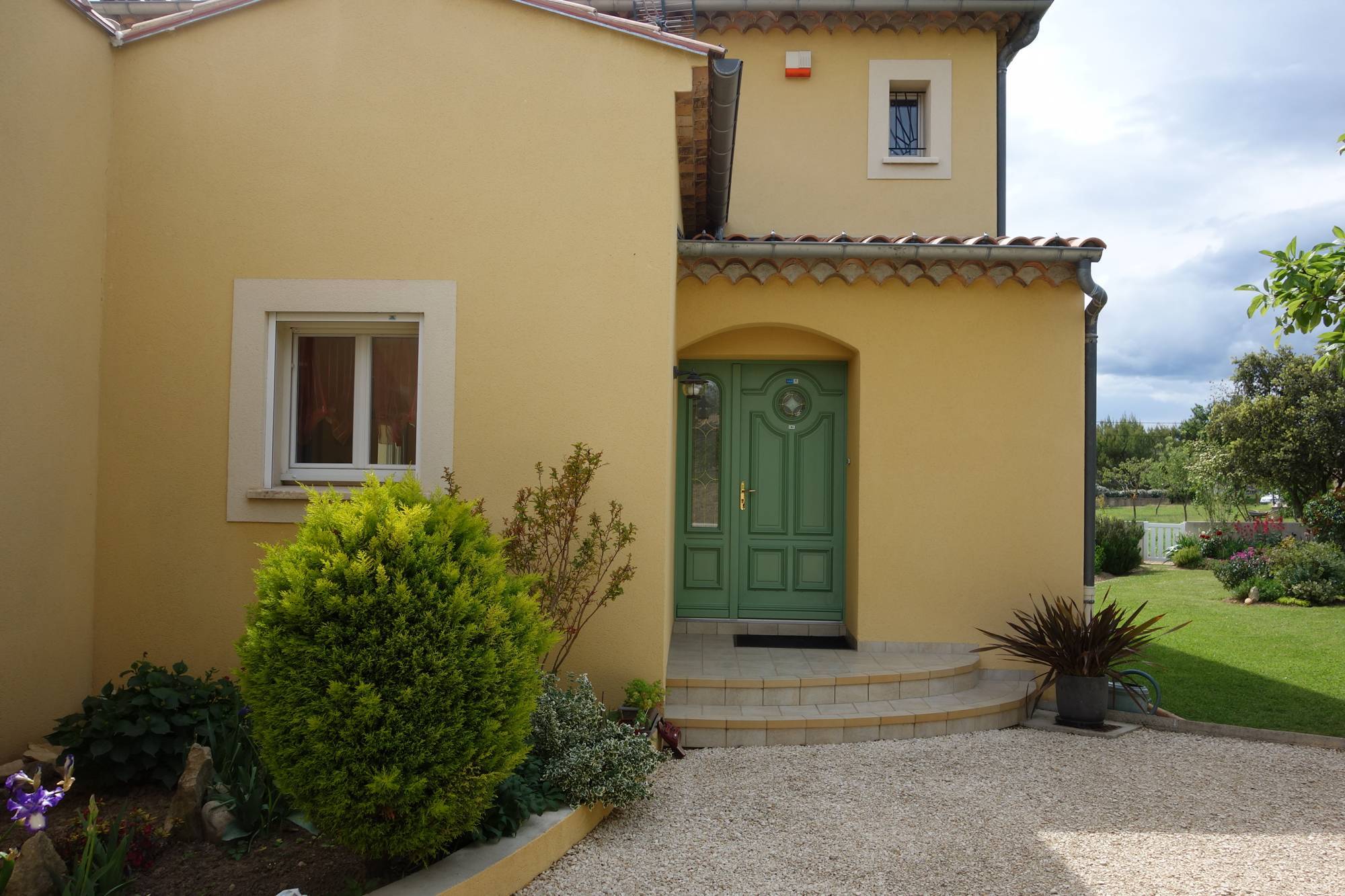 A vendre- Ardèche Méridionale - Belle villa d'architecte  avec vue
