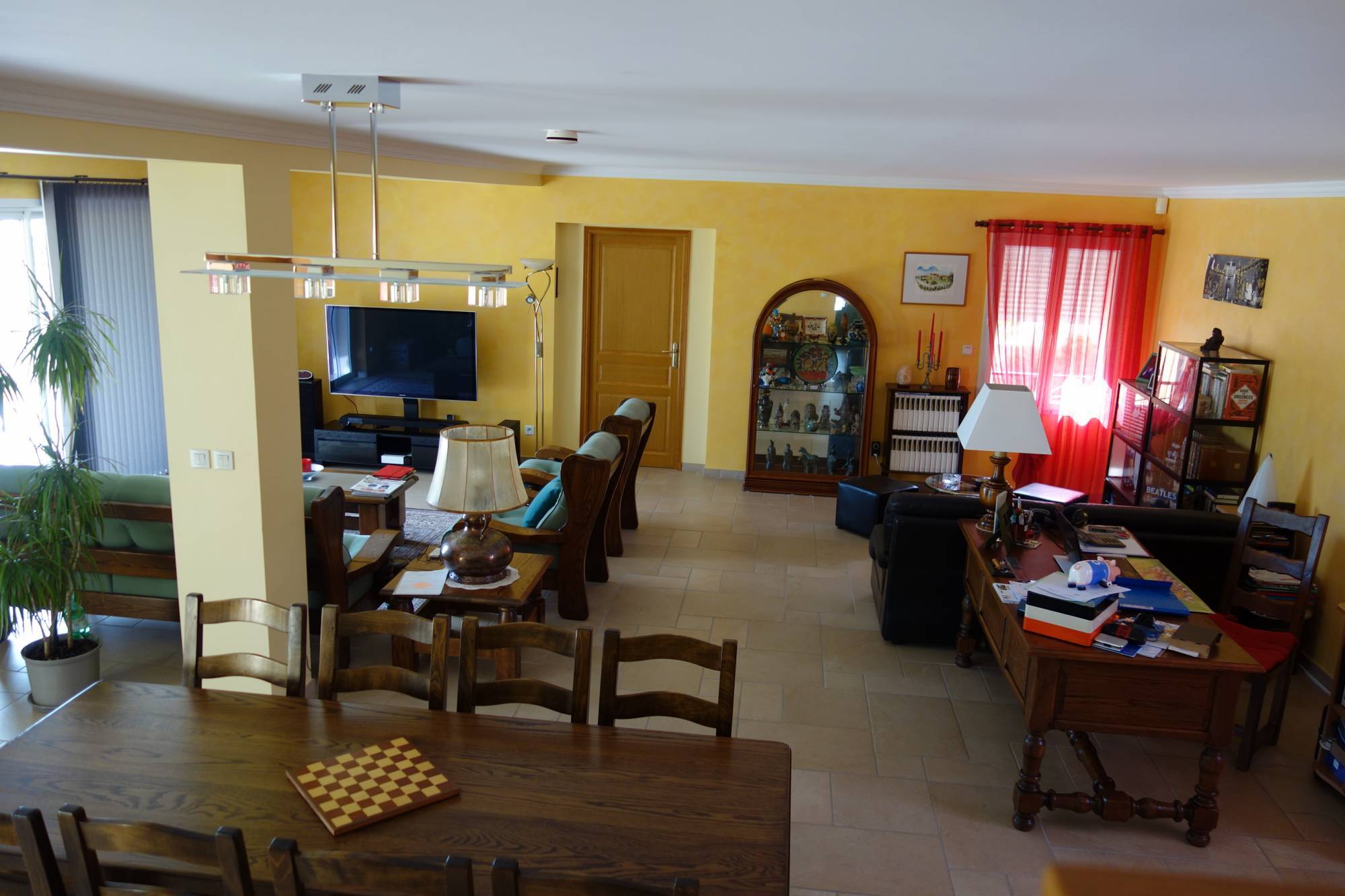 A vendre- Ardèche Méridionale - Belle villa d'architecte  avec vue