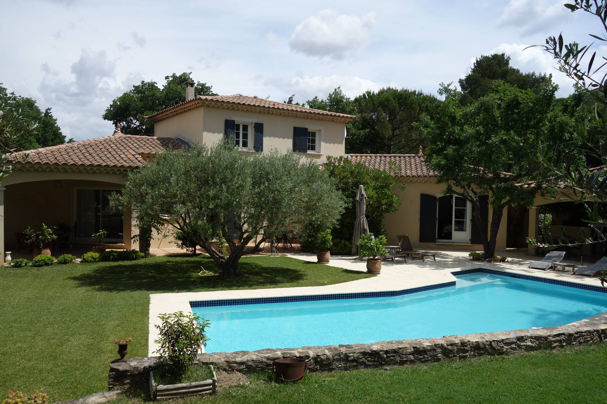 environnement calme, non isolée