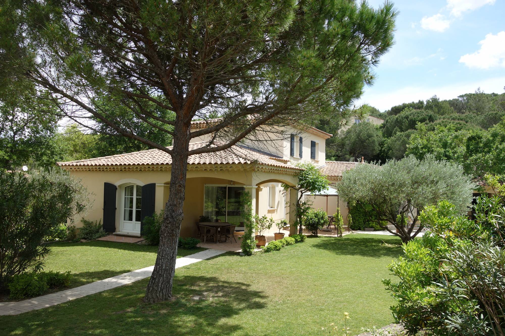 un parc bien entretenu