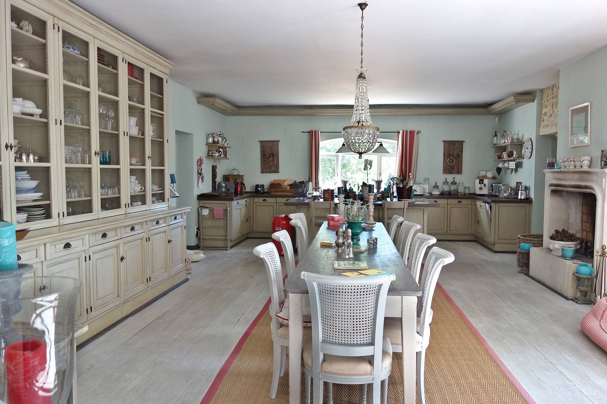 Propriété de caractère à vendre , 2 habitations, piscine proche Grignan