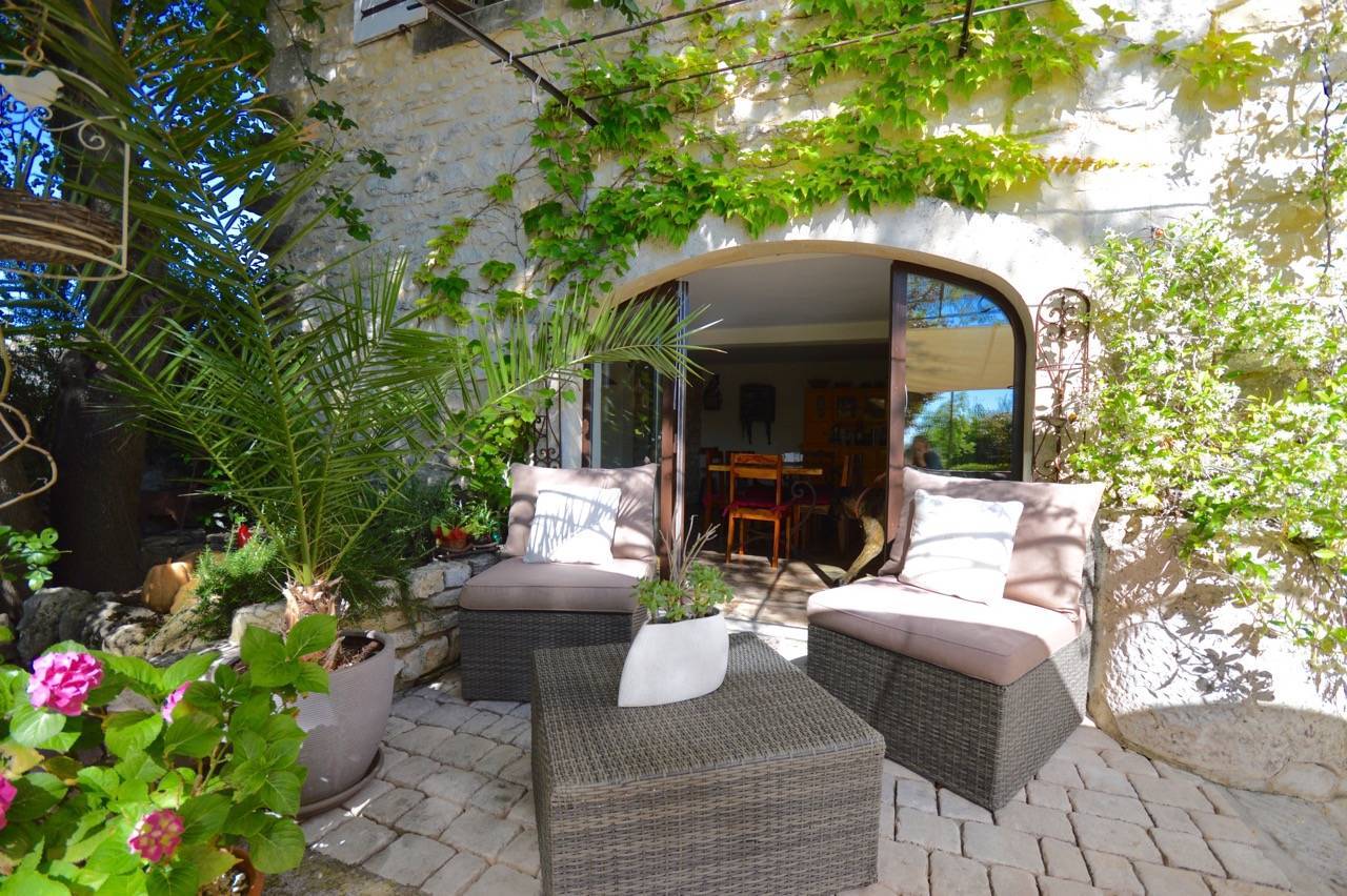 Propriété d'exception de 494m², au calme, terrain, piscine, 7 chambres