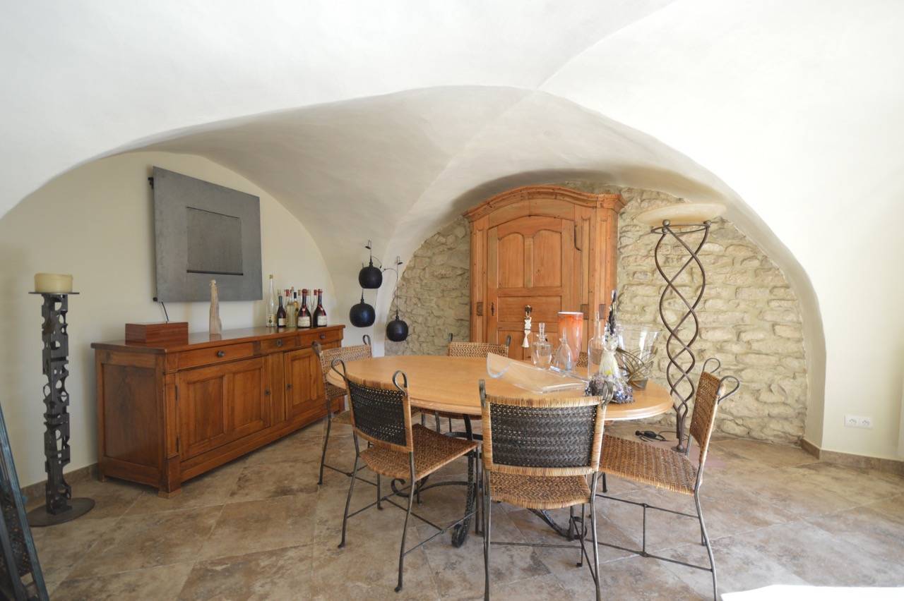 Propriété d'exception de 494m², au calme, terrain, piscine, 7 chambres