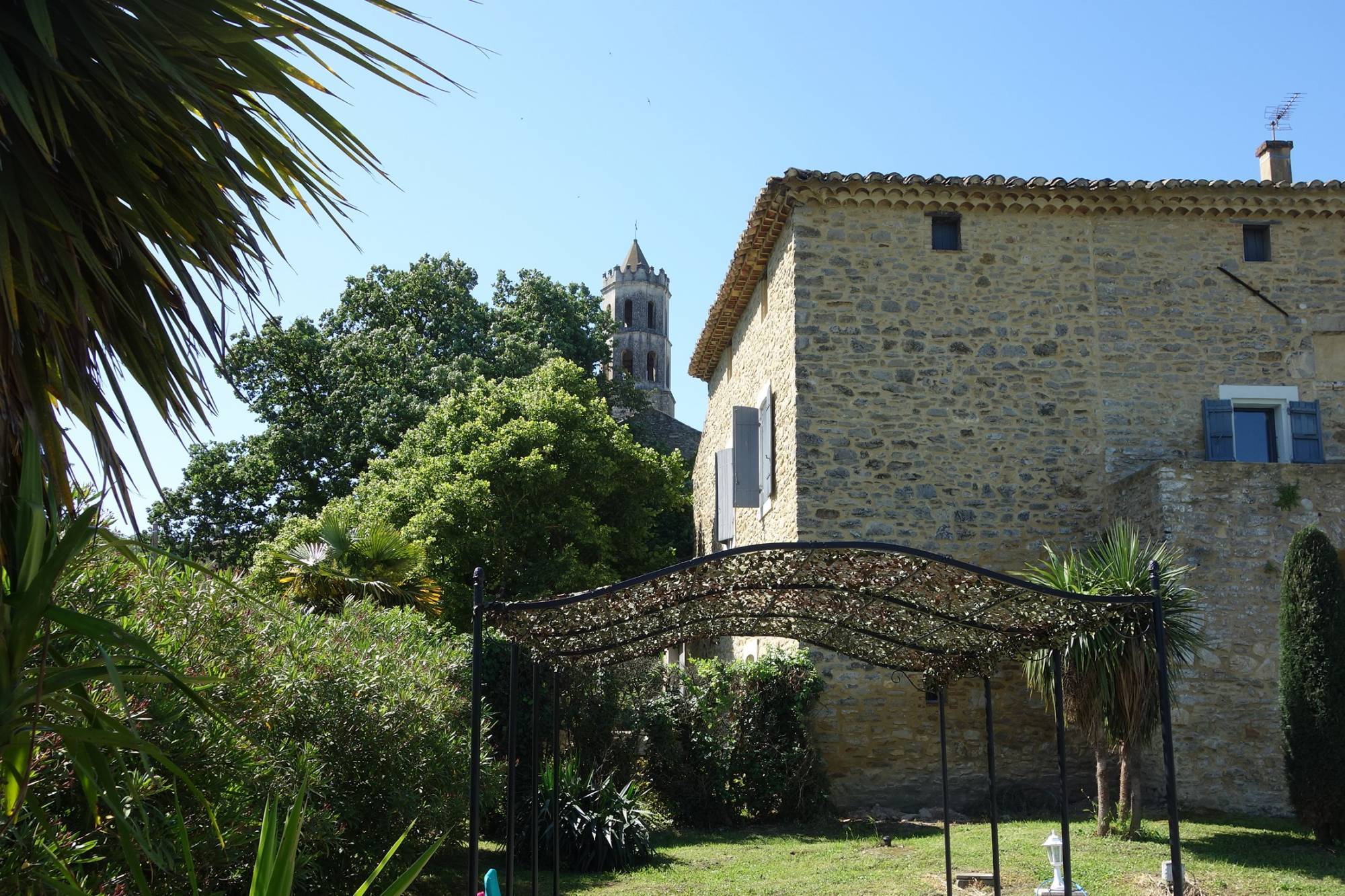 A vendre Gard Nord , Mas avec vue - terrain et piscine
