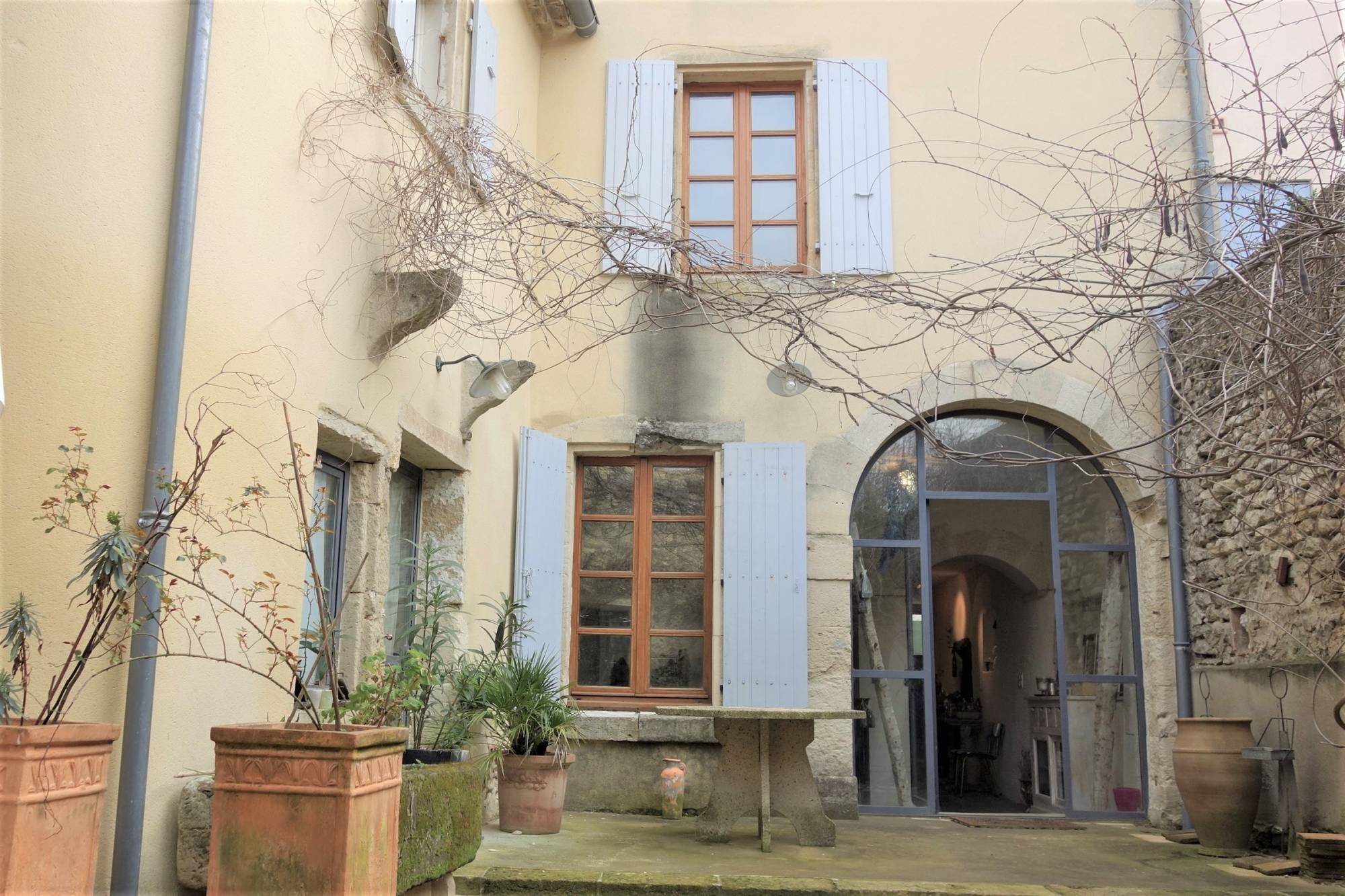 GRIGNAN- Superbe maison de village avec cour intérieure