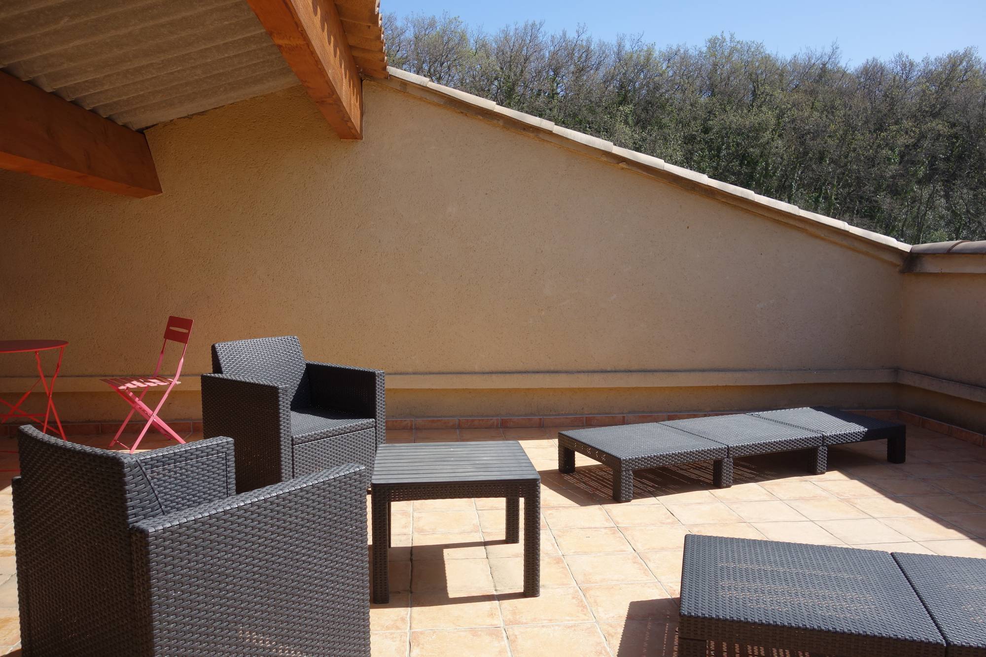 A vendre- Maison avec logements indépendants et piscine