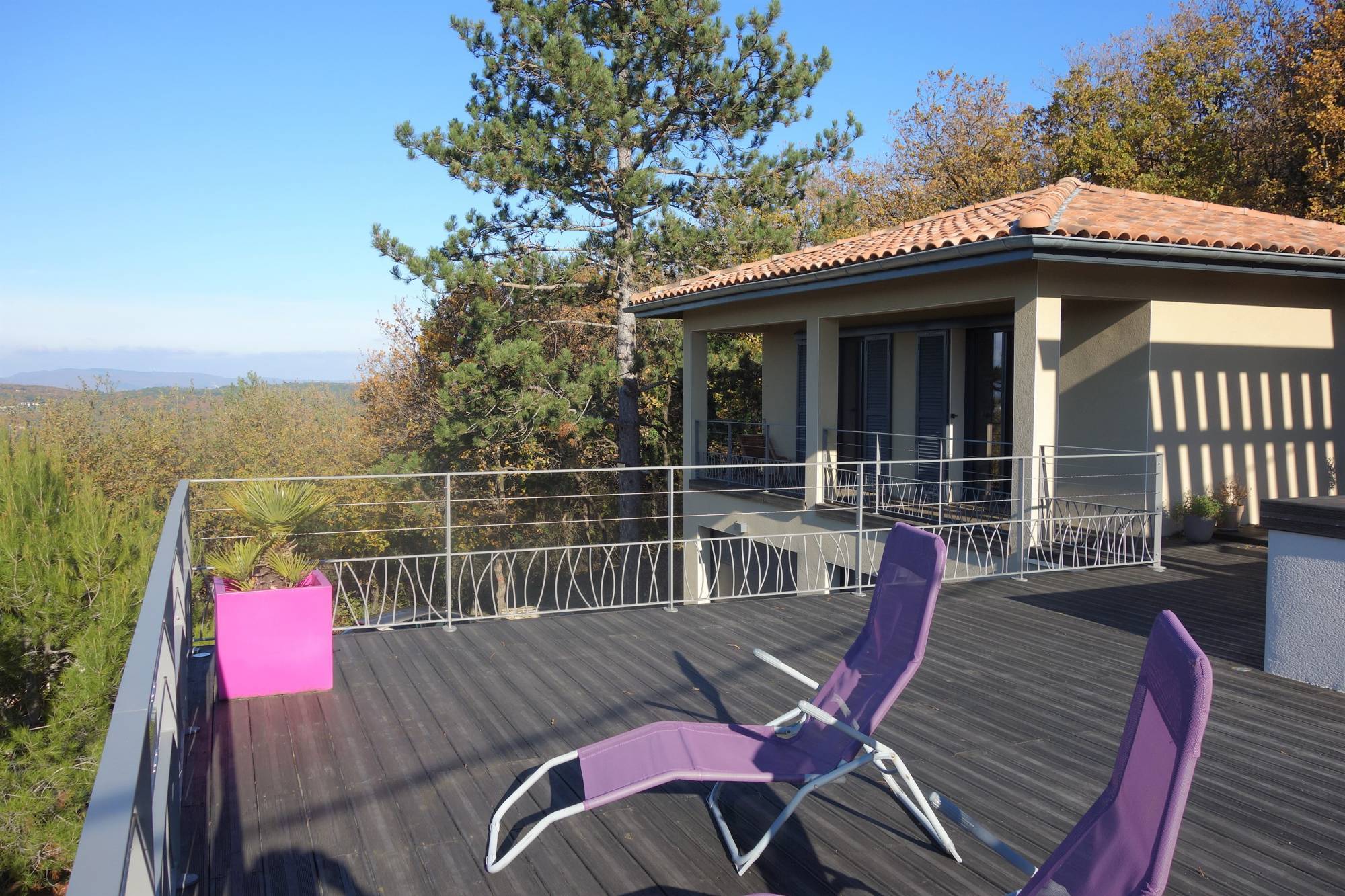 A VENDRE- Très belle villa contemporaine avec vue panoramique