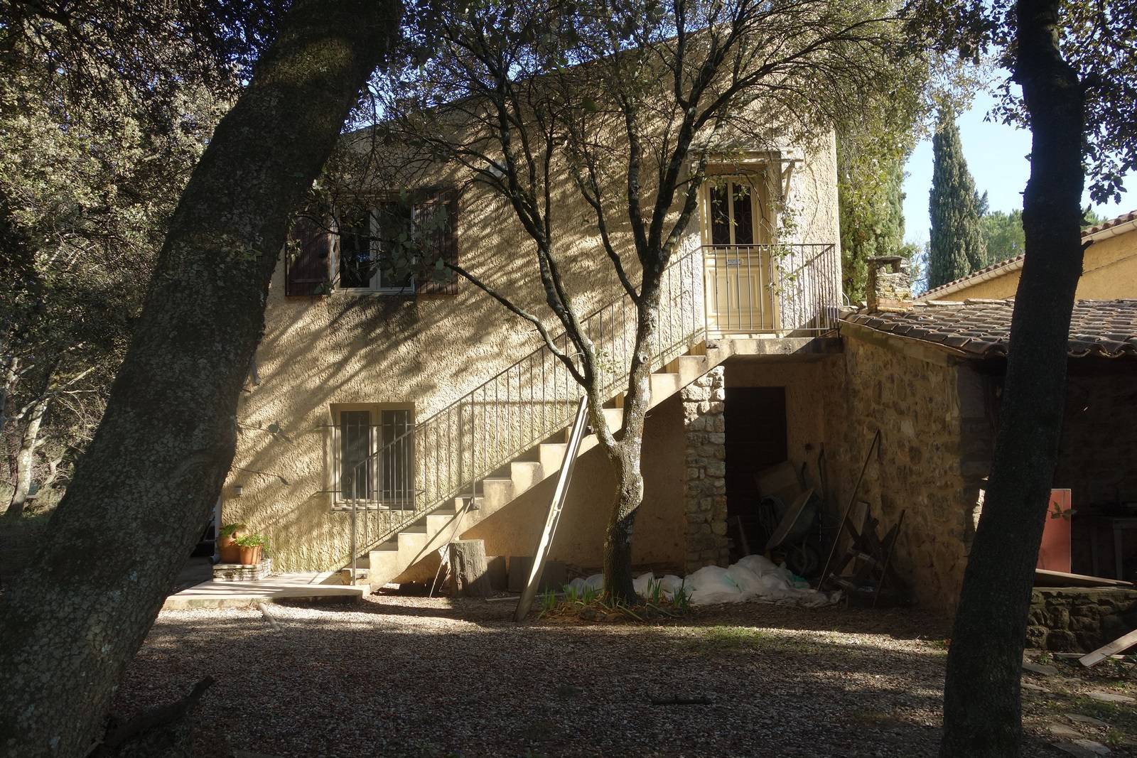 A vendre -  Suze la Rousse. Ferme à rénover  avec  appartement indépendant