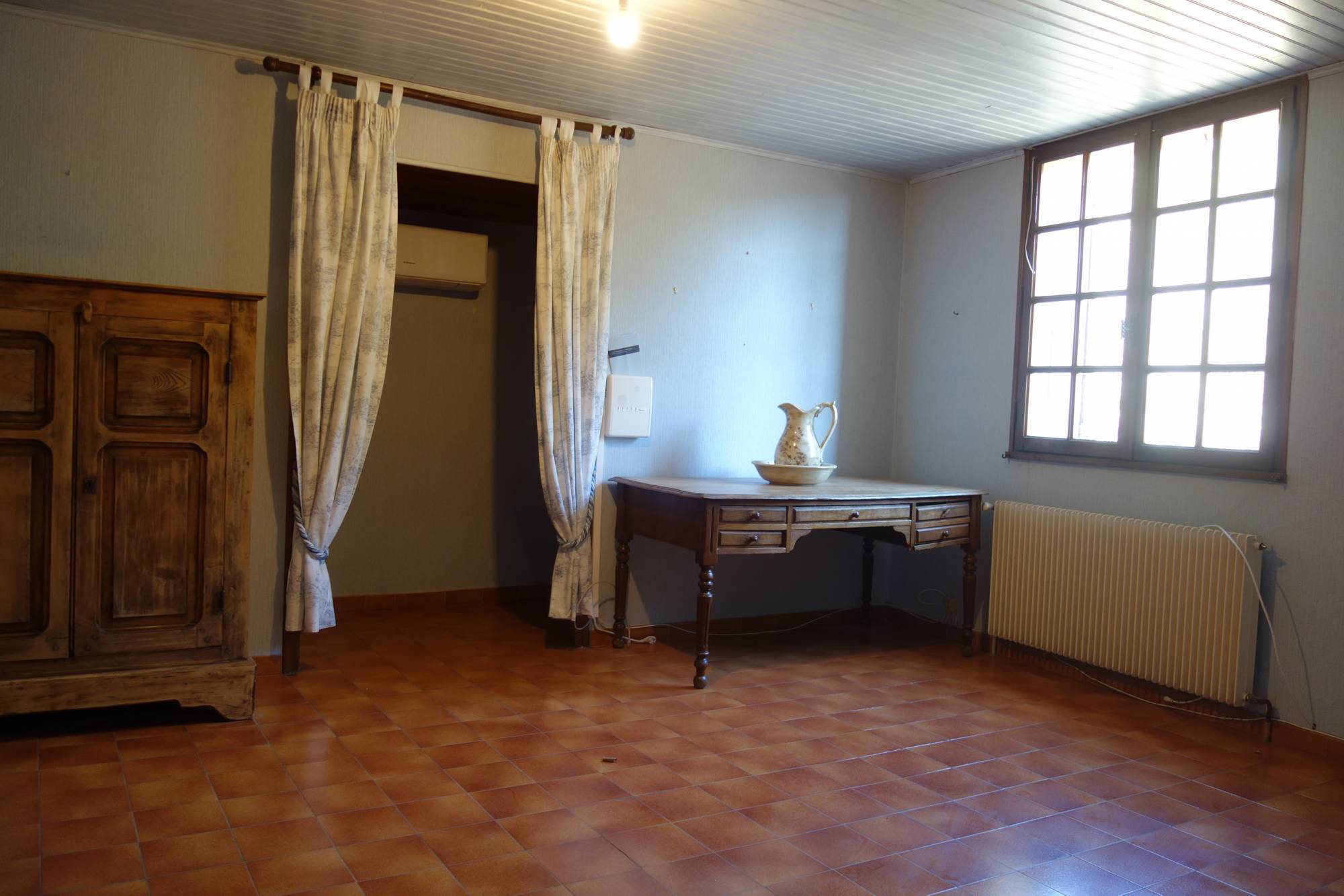 A vendre -  Suze la Rousse. Ferme à rénover  avec  appartement indépendant