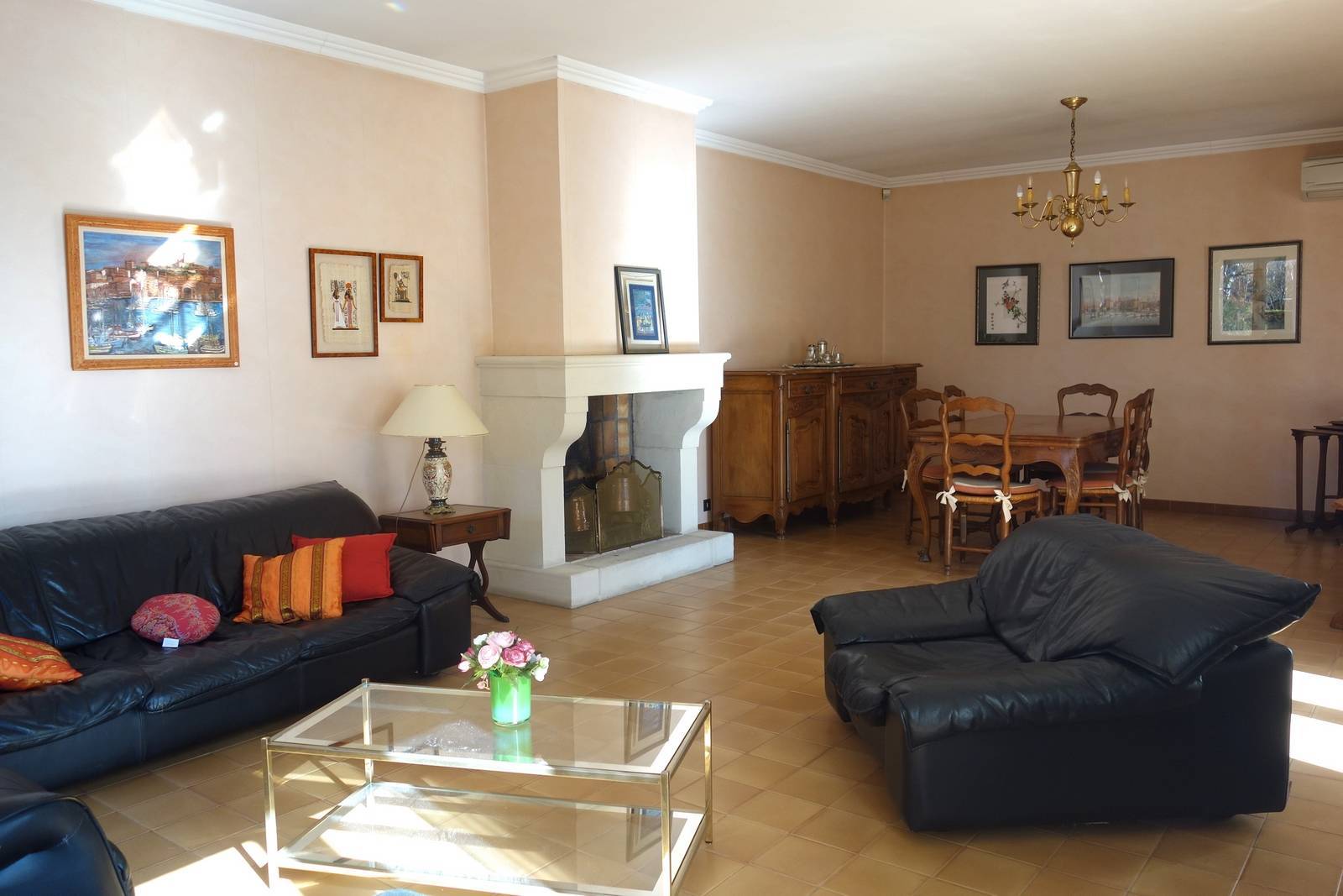 A vendre- Maison 4 chbres  sur un terrain arboré de 1200m² Pierrelatte  