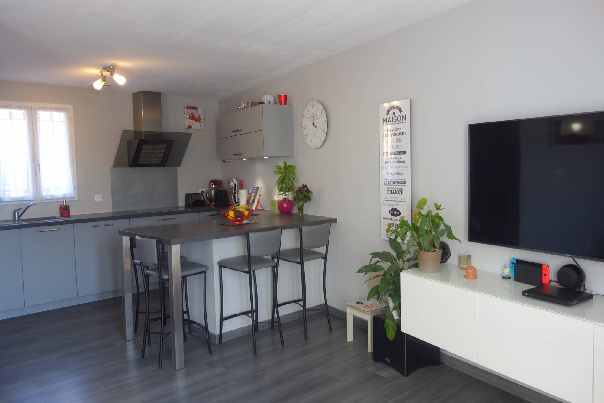  Montségur Sur Lauzon- Maison avec jardin. 